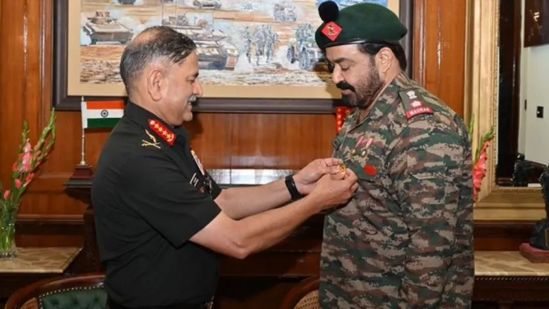 मोहनलाल को सेना प्रमुख उपेंद्र द्विवेदी ने किया सम्मानित, मिला आर्मी चीफ का कमेंडेशन कार्ड