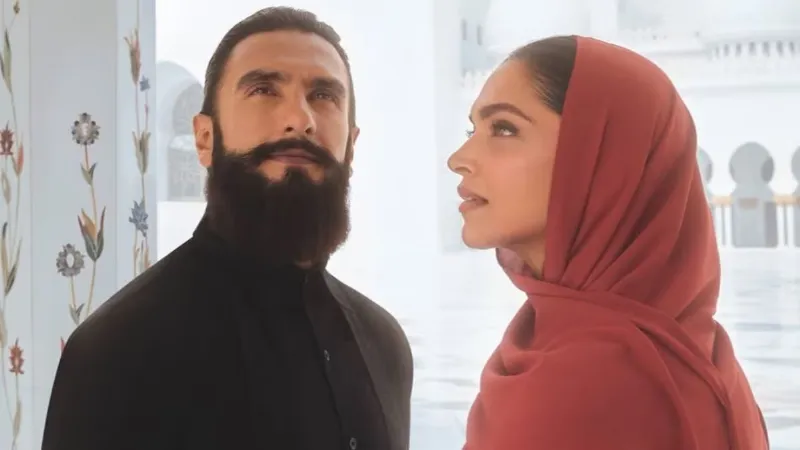 सोशल मीडिया पर क्यों ट्रंड कर रही हैं दीपिका पादुकोण? पति संग मस्जिद में 'अबाया' पहने आईं नजर; तस्वीरें वायरल