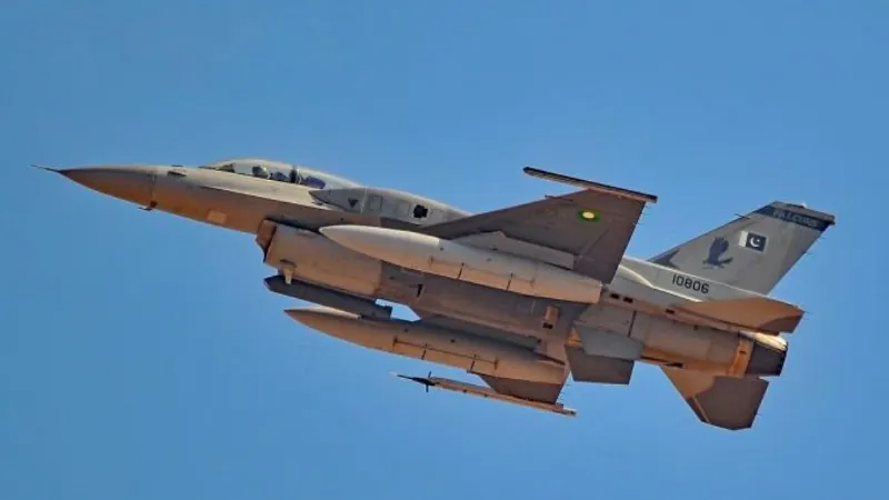 F-16 फाइटर जेट से लेकर AIM-120 मिसाइल तक... अमेरिका के कौन-कौन से हथियार इस्तेमाल करता है पाकिस्तान?