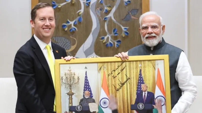 पीएम मोदी से मिले अमेरिका के नए राजदूत सर्जियो गोर, ट्रंप के संदेश और साइन वाली तस्वीर भेंट की