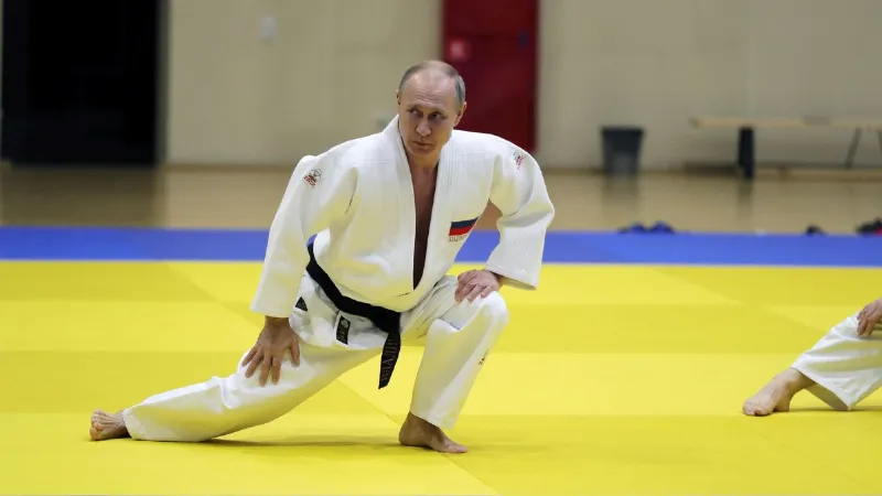 Russia two daughters affair with an Olympic gymnast Putin life is full of mysteries