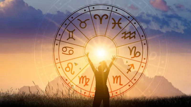 Aaj Ka Rashifal 17 October 2025 Today Zodiac Sign In Hindi