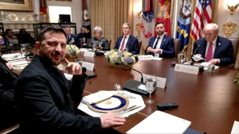 Zelensky Tomahawk missiles Trump offered a peace lollipop talking to Putin change mind