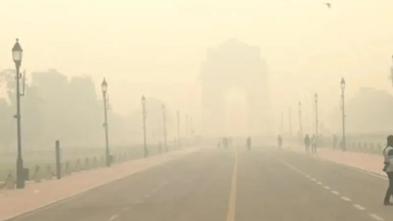 Delhi Pollution air quality index out of control board advised to wear N-95 mask