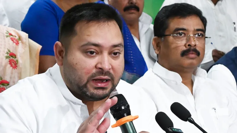 Bihar Electon Tejashwi Yadav Big Annoucment on jeevika Didi Scheme