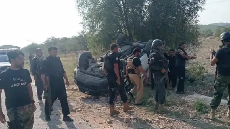 Twin bomb blasts in Pakistan Khyber Pakhtunkhwa three policemen killed many injured