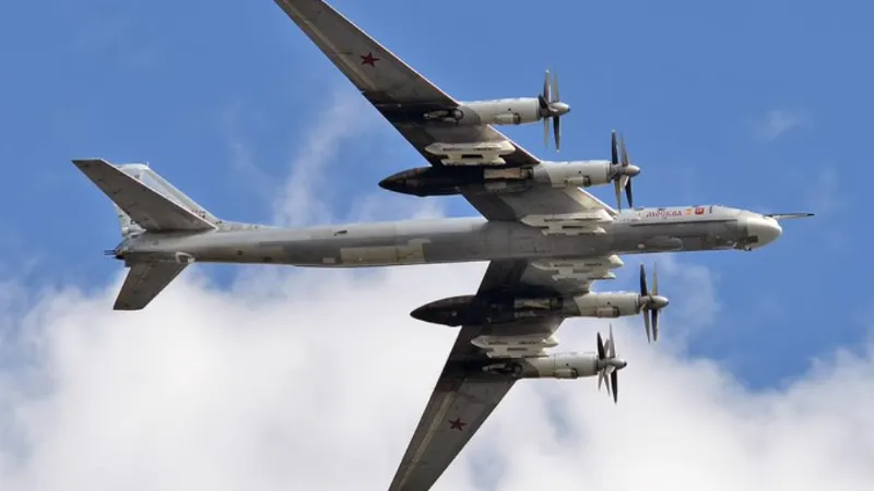 ट्रंप की यात्रा से पहले एशिया में रूसी Tu-95MS की उड़ान ने बढ़ाई हलचल, जानें इसकी ताकत
