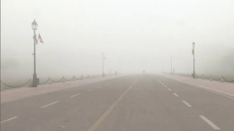 दिल्ली की हवा फिर बनी जहर, आनंद विहार में AQI 400 पार, लोगों को सांस लेने में दिक्कत