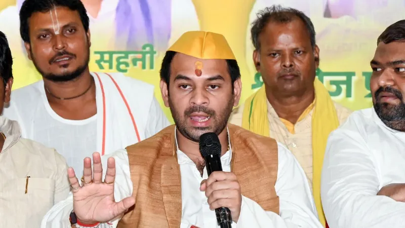 महुआ में बनेगा क्रिकेट स्टेडियम, भारत-पाकिस्तान का मैच भी होगा... तेज प्रताप यादव कर गए बड़ा वादा