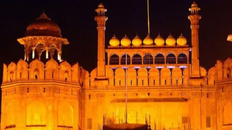 also fond of food So prepare to visit Red Fort you will be able to enjoy the taste of many states