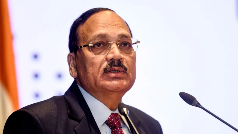 1KG से ज्यादा सोना, 6 घर और 2 प्लॉट... कितने अमीर हैं देश के अगले CJI सूर्यकांत? जानें संपत्ति की डिटेल