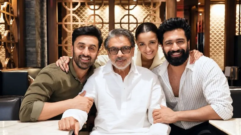 love-and-war-three-posters-bhansali-film-mystery-grows
