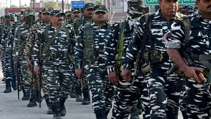 CRPF में हेड कांस्टेबल और कांस्टेबल के पदों पर भर्ती, जानिए कौन कर सकता है अप्लाई