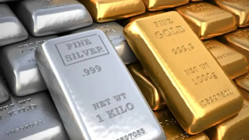 Gold-Silver Price: दिल्ली में सोना फिर हुआ सस्ता, चांदी के भाव पर ब्रेक; जानें आज का ताजा रेट