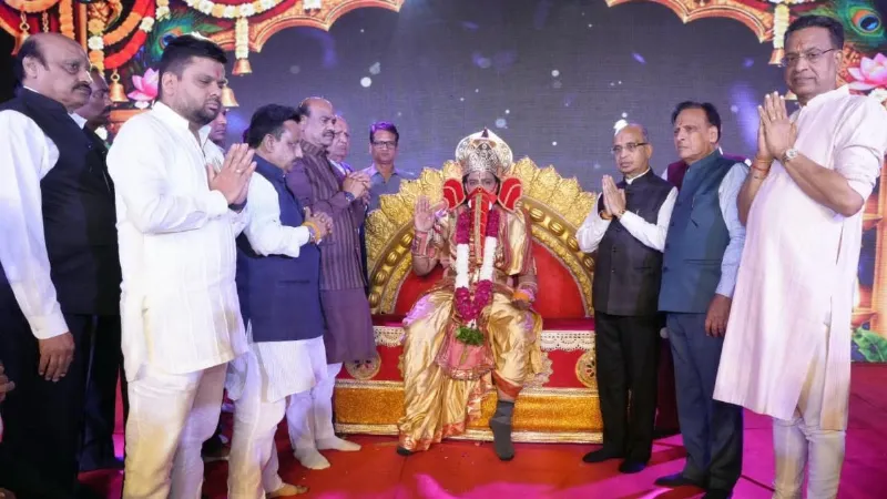 लोकसभा अध्यक्ष ओम बिरला ने किया गणेश पूजन, रसराज जी महाराज के भजनों से राममय हुआ वातावरण