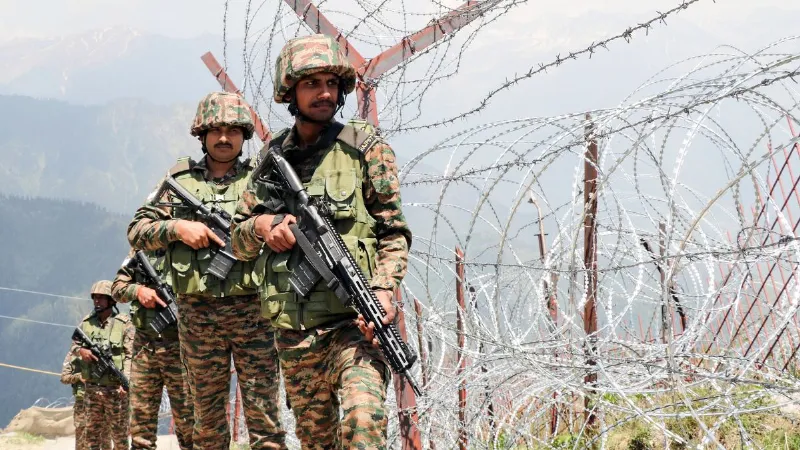 LoC पर घुसपैठ की कोशिश नाकाम, बारूदी सुरंग में धमाके से लश्कर के टॉप कमांडर समेत 4 आतंकी ढेर
