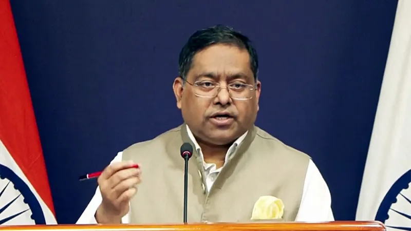 LAC पर चीन से टकराव को लेकर विदेश मंत्रालय का जवाब, कहा - तय गश्त से हटती है PLA तो...