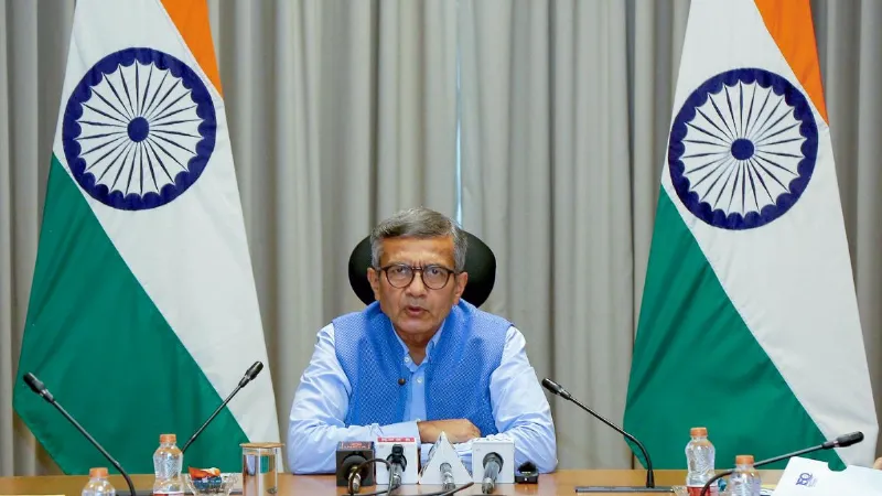 रक्षा सचिव राजेश कुमार सिंह को केंद्र सरकार का तोहफा, एक साल के कार्यकाल विस्तार को दी मंजूरी