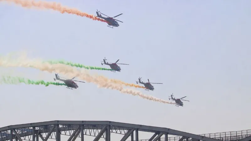विंग्स ओवर गंगा शो में एयरफोर्स की दहाड़, राफेल-तेजस समेत लड़ाकू विमानों ने दिखाए करतब; देखें वीडियो