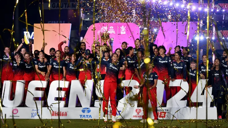 WPL 2026 से RCB के कोचिंग स्टाफ में होगा फेरबदल, बदल जाएंगे हेड कोच और गेंदबाजी कोच, किसे मिली कमान?