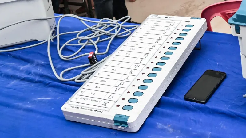 खराब हो जाए EVM मशीन तो क्या होगा? जान लीजिए चुनाव से जुड़े ऐसे सवालों के जवाब
