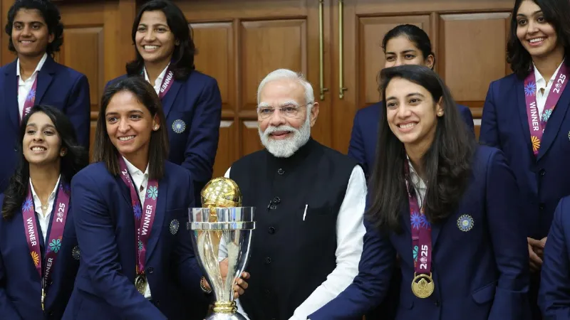 PM Modi Meet with indian women Cricket team know what he talks