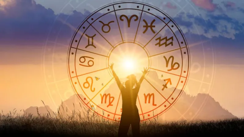 Aaj Ka Rashifal 8 November 2025 Today Zodiac Sign In Hindi
