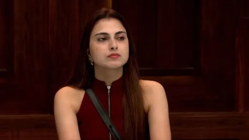 Bigg Boss 19 Salman Khan Scolded Tanya Mittal and Farhana Bhatt