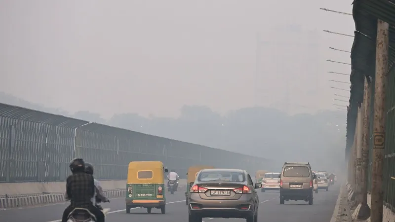 वाहनों पर बैन, ऑफिस टाइमिंग में बदलाव... दिल्ली में प्रदूषण को लेकर क्या-क्या कदम उठाए गए? जानें