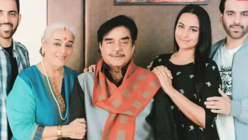 सोनाक्षी सिन्हा और उनके भाईयों के रिश्ते पर चुप्पी तोड़ी कजिन पूजा रुपारेल ने, बताया असली सच