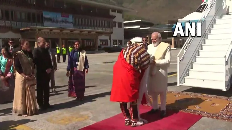 भूटान पहुंचे PM मोदी, कई अहम बैठकों में लेंगे हिस्सा; जानें क्यों अहम है ये दौरा