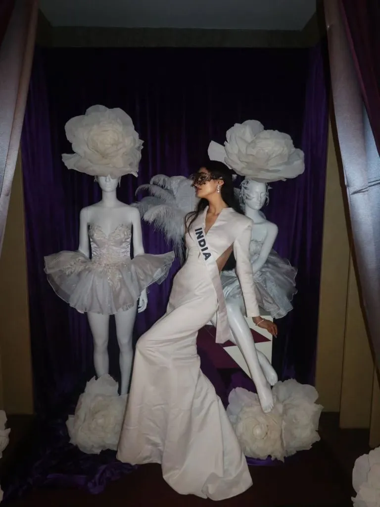 White Ivory Gown में परी जैसी दिखीं मनिका विश्वकर्मा, Miss Universe 2025 के रेड कार्पेट पर छाई इंडियन ब्यूटी White Ivory Gown में परी जैसी दिखीं मनिका विश्वकर्मा, Miss Universe 2025 के रेड कार्पेट पर छाई इंडियन ब्यूटी