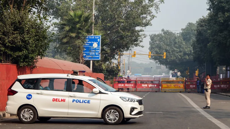 दिल्ली ब्लास्ट केस में नया सुराग आया सामने, लाल रंग की फोर्ड EcoSport की तलाश में जुटी पुलिस; पूरे NCR में अलर्ट