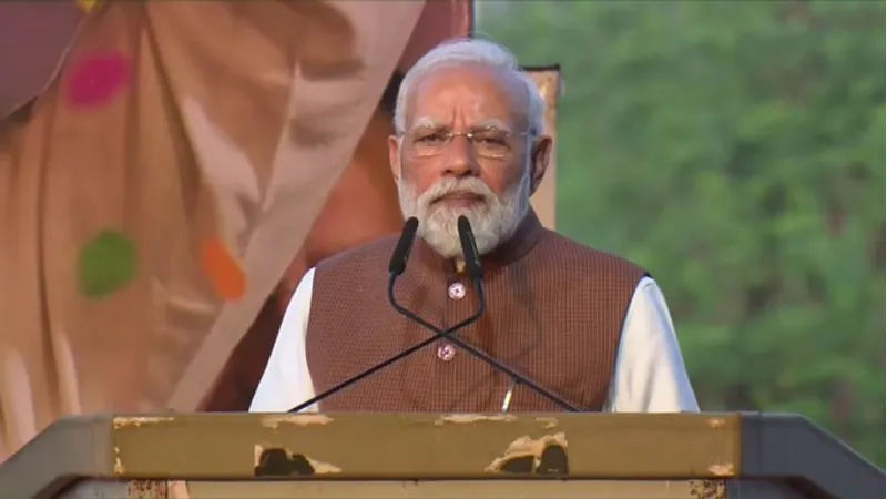 जातिवाद के जहर को चुनाव में नकार दिया... सूरत में बोले पीएम मोदी, कहा- दुनिया को राजनीति समझाता है बिहार