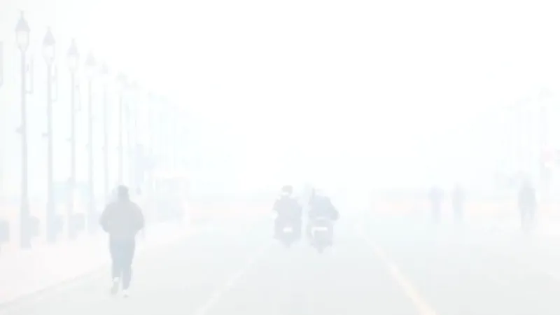 Delhi Weather Update Smoggy mornings and very poor air quality