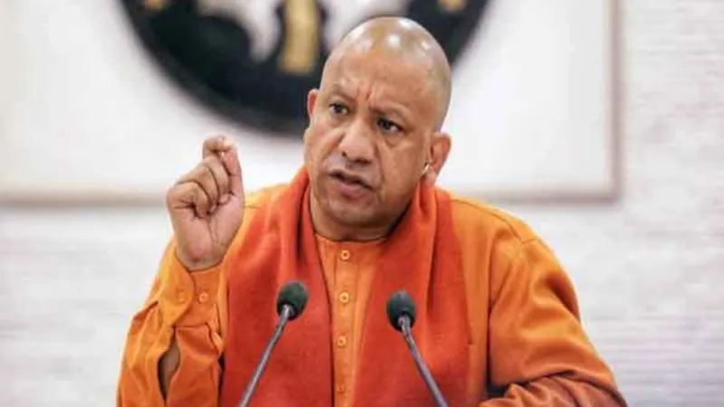 यूपी में फिर चली तबादला एक्सप्रेस, 2 IAS और 8 PCS अफसर हुए इधर से उधर, जानें किसे कहां मिली जिम्मेदारी