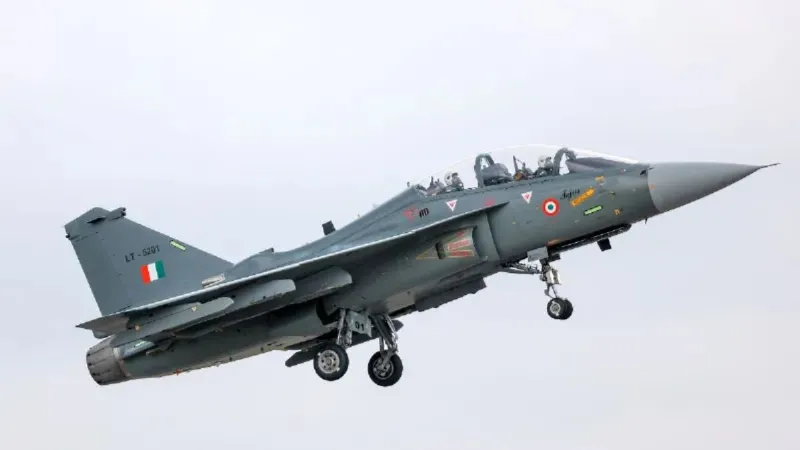 tejas fighter jet crash dubai air show tejas price cost features height weight