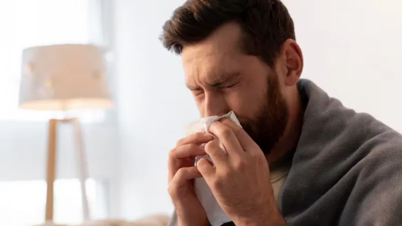 Why Eyes Closed While Sneezing know reason behind it