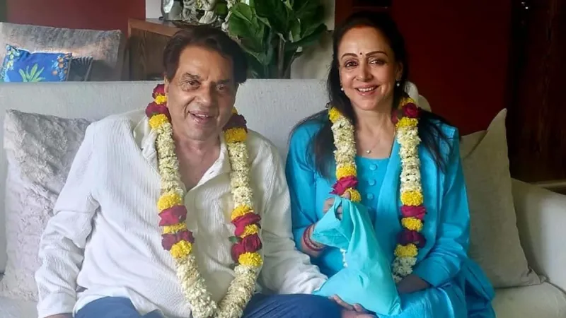 Hema Malini Shares emotional message for dharmendra after his death