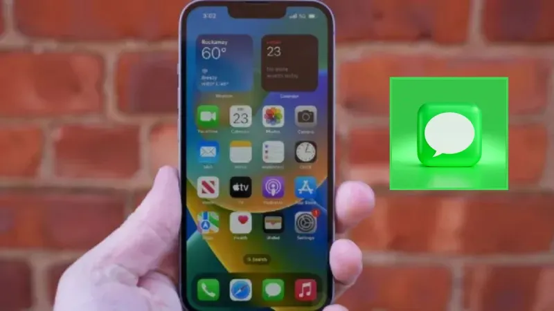 US officials warn iPhone users that a powerful spyware could leak their iMessage chats