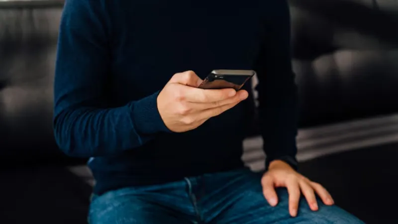 Smartphone switched off data theft continues Know how the new digital fraud Shutdown Scam works