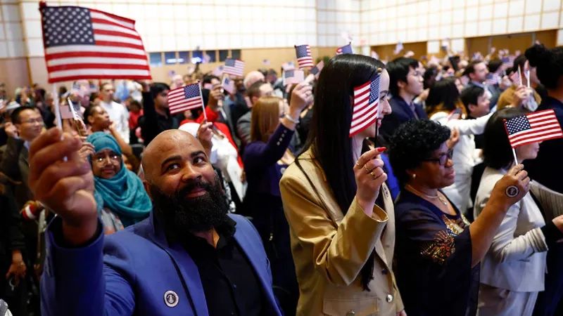 American bar offer arrest immigrants get unlimited free beer