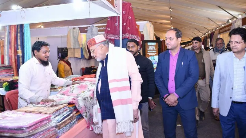 Lucknow: खादी महोत्सव में 3.20 करोड़ की रिकॉर्ड बिक्री, पिछले वर्ष से 42% की वृद्धि