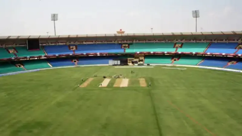 IND vs SA: बल्लेबाज या गेंदबाज... रायपुर के मैदान पर किसका दिखेगा दबदबा, क्या कहती है पिच रिपोर्ट?