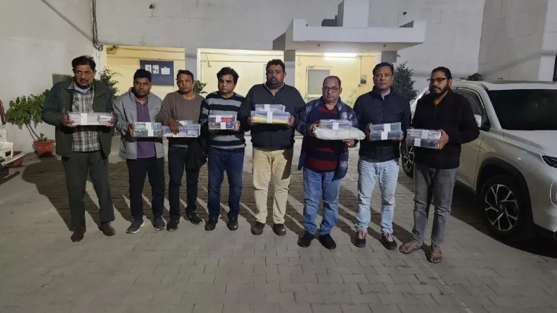 नोएडा STF की बड़ी कार्रवाई, 100 करोड़ के घोटाले का किया भंडाफोड़; ठगों ने 10 बैंकों को लगाया था चूना