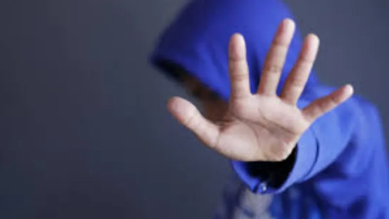 Blue fingers in winter cause of raynaud's syndrome know symptoms