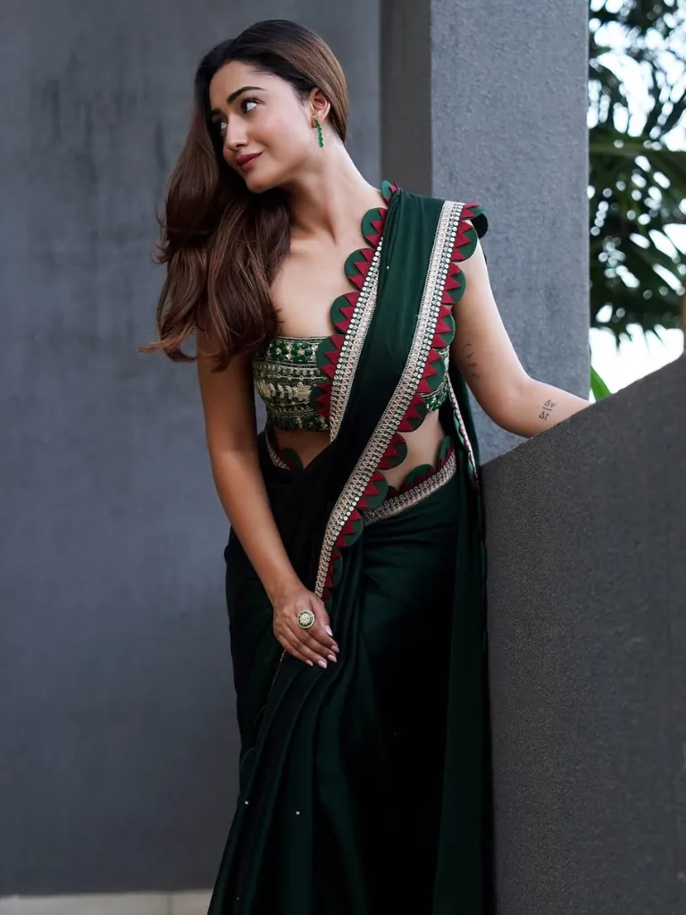 कपिल की इस हिरोइन ने किसे कहा- मैं मुक्का मारूं या KISS करूं...