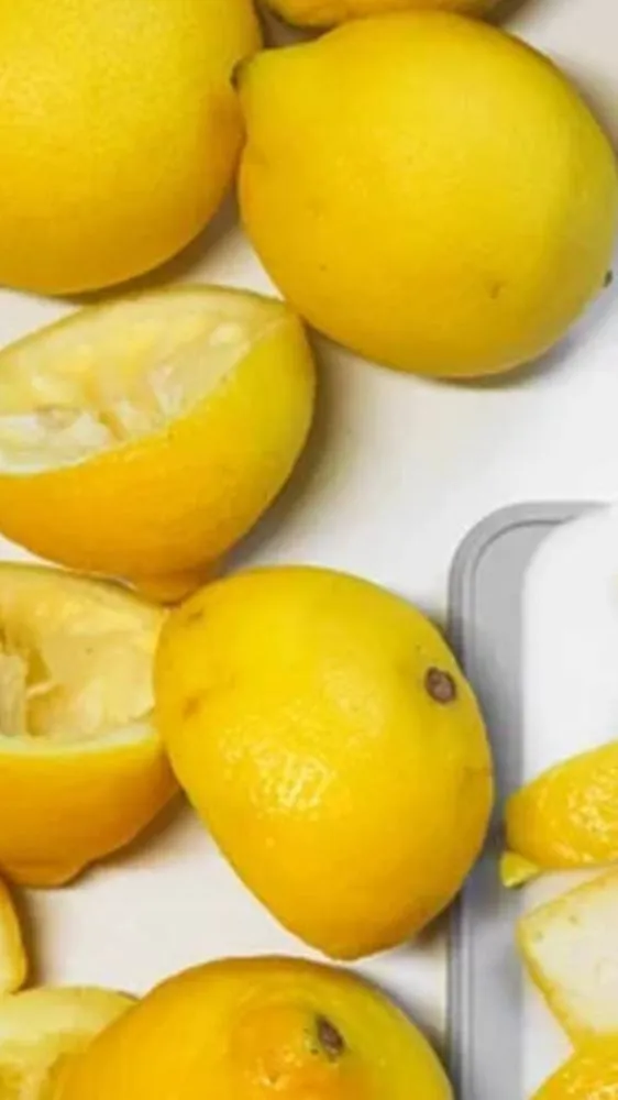 मौसम बदलते ही गले में बढ़ जाती है सूजन और खराश? इन आयुर्वेदिक नुस्खों से पाएं राहत