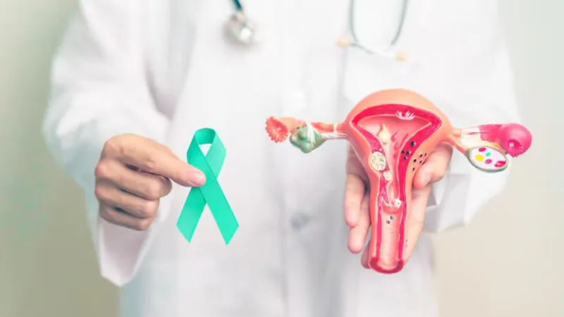 धूम्रपान, यौन संबंध, गर्भनिरोधक गोलियां... किन कारणों से होता है Cervical Cancer? महिलाओं को ज्यादा खतरा