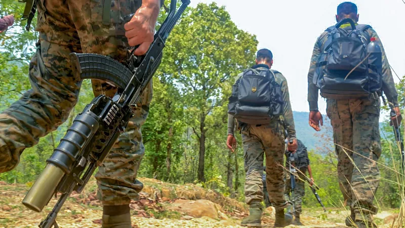 Naxal Encounter: सुरक्षाबलों को मिली बड़ी कामयाबी, मुठभेड़ में 3 इनामी नक्सलियों को किया ढेर